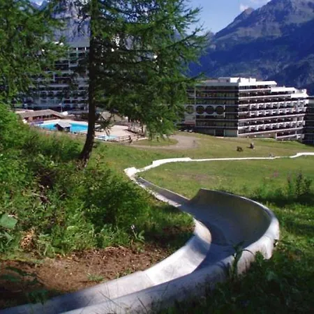 Appartement Le Hameau Des Ecrins Station 1800 *